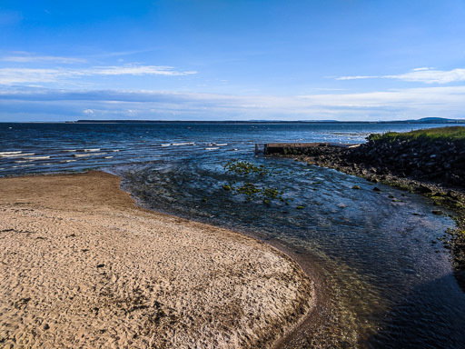 Between Monifieth and Balmossie.