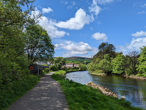 Between Balloch and Dalreoch.