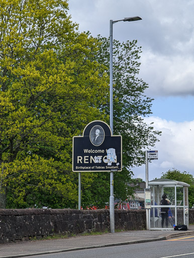 Between Balloch and Dalreoch.