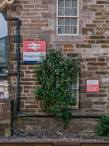 Broughty Ferry Station.