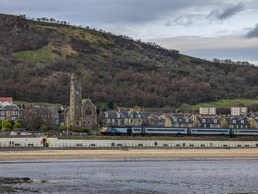 HST000 at Burntisland.