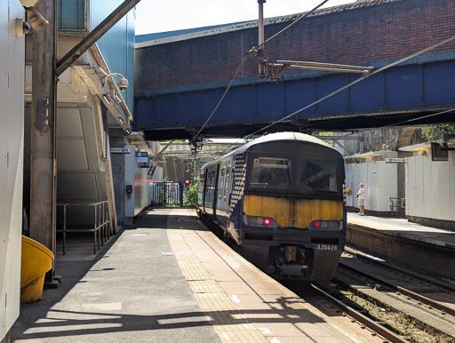 320416 at Dalmarnock.