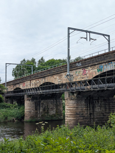 Between Dalmarnock and Cambuslang.