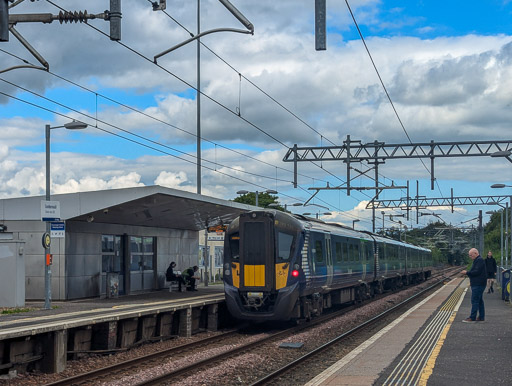385120 at Cumbernauld.